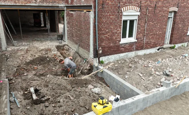 Rénovation et extension d'un corps de ferme comprenant l'aménagement de la grange, Seclin, FACO-RENO