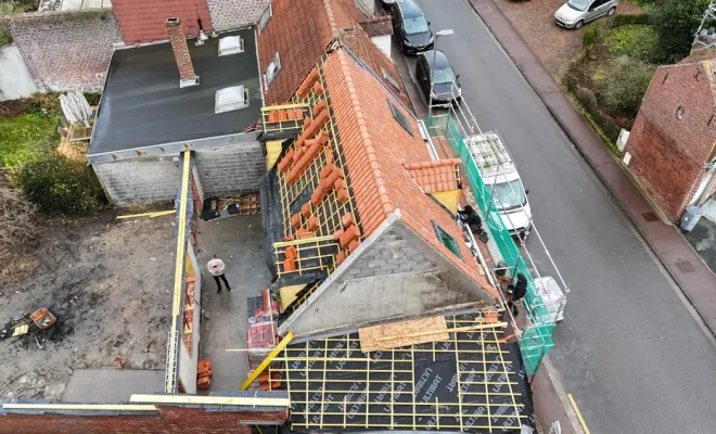 Realisation d'une extension et la modification de la toiture principale sur bondues, Seclin, FACO-RENO