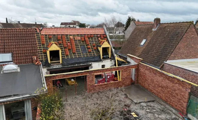 Realisation d'une extension et la modification de la toiture principale sur bondues, Seclin, FACO-RENO